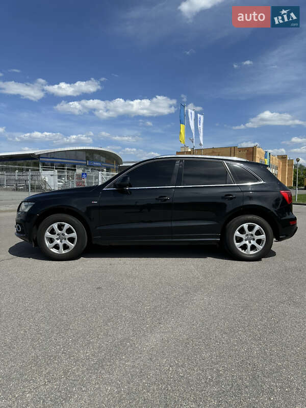 Внедорожник / Кроссовер Audi Q5 2009 в Днепре