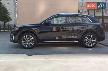 Внедорожник / Кроссовер Audi Q5 2021 в 
