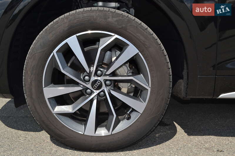 Внедорожник / Кроссовер Audi Q5 2023 в Киеве