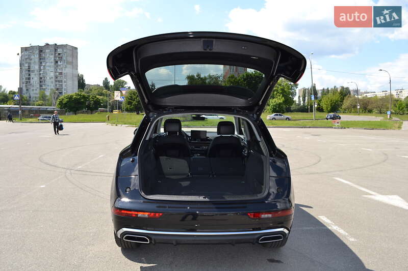 Внедорожник / Кроссовер Audi Q5 2023 в Киеве