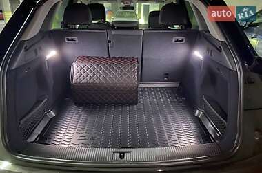Позашляховик / Кросовер Audi Q5 2023 в 
