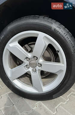 Внедорожник / Кроссовер Audi Q5 2011 в 