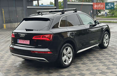Позашляховик / Кросовер Audi Q5 2018 в 
