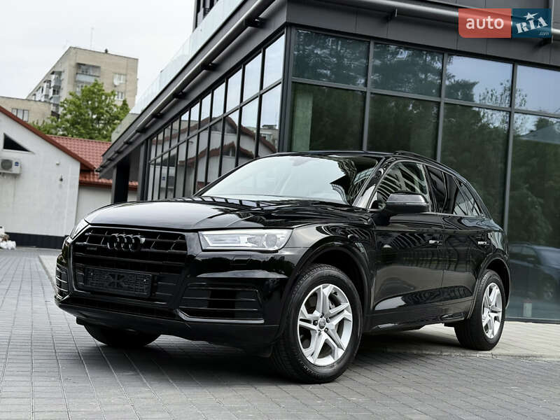 Внедорожник / Кроссовер Audi Q5 2017 в 