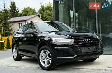 Внедорожник / Кроссовер Audi Q5 2017 в 