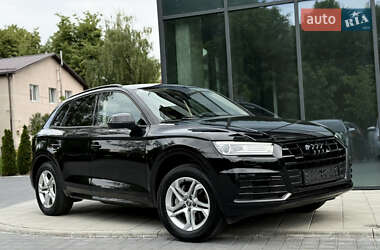 Внедорожник / Кроссовер Audi Q5 2017 в 