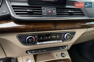 Внедорожник / Кроссовер Audi Q5 2017 в 