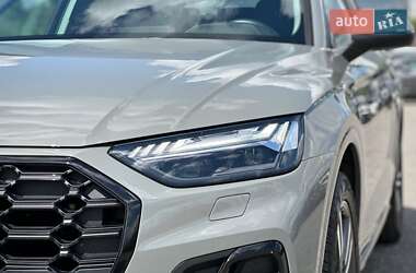 Внедорожник / Кроссовер Audi Q5 2022 в 