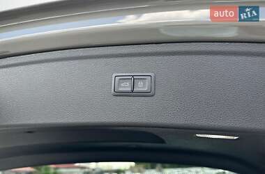 Внедорожник / Кроссовер Audi Q5 2022 в 