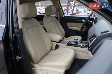 Позашляховик / Кросовер Audi Q5 2019 в 