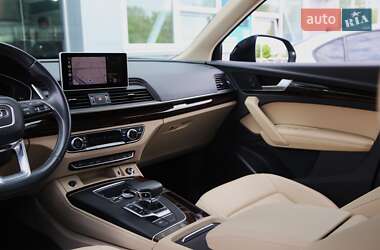Позашляховик / Кросовер Audi Q5 2019 в 