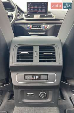 Внедорожник / Кроссовер Audi Q5 2021 в 