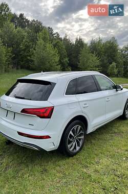 Внедорожник / Кроссовер Audi Q5 2021 в 