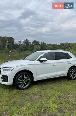 Внедорожник / Кроссовер Audi Q5 2021 в 
