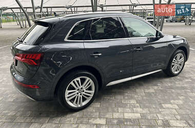Позашляховик / Кросовер Audi Q5 2018 в 