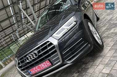 Позашляховик / Кросовер Audi Q5 2018 в 