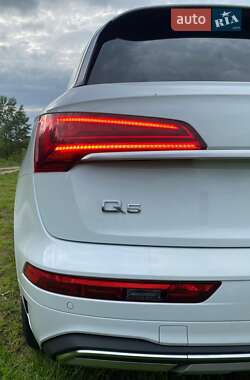 Внедорожник / Кроссовер Audi Q5 2021 в 