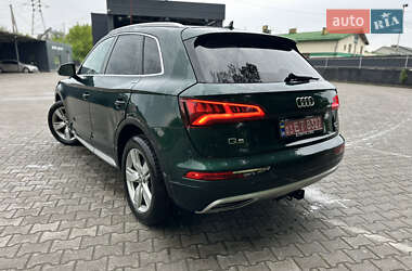 Внедорожник / Кроссовер Audi Q5 2017 в 