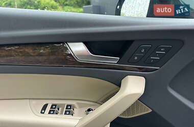 Внедорожник / Кроссовер Audi Q5 2017 в 