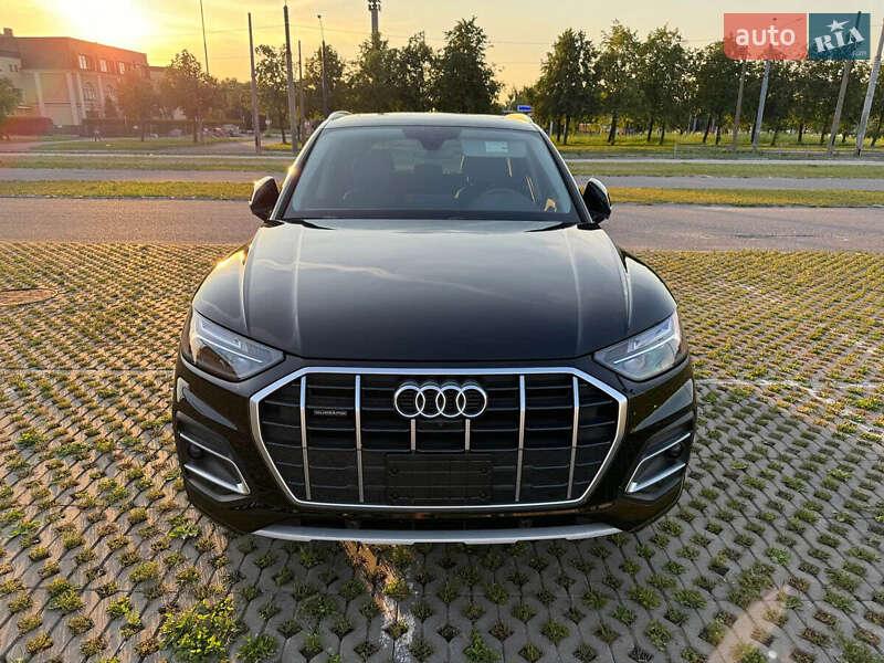 Внедорожник / Кроссовер Audi Q5 2021 в 