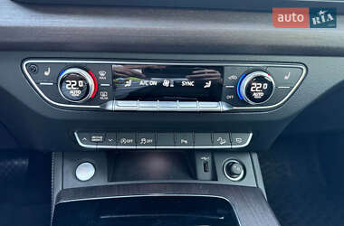 Внедорожник / Кроссовер Audi Q5 2021 в 