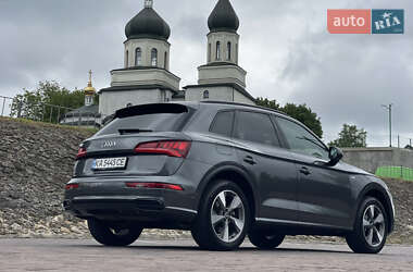 Внедорожник / Кроссовер Audi Q5 2020 в 