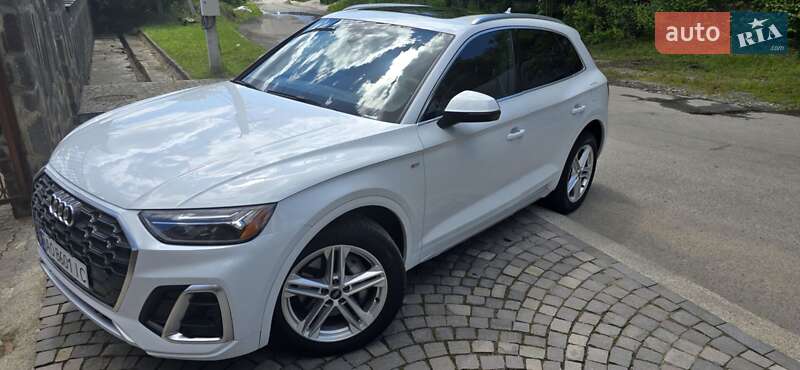Внедорожник / Кроссовер Audi Q5 2021 в 