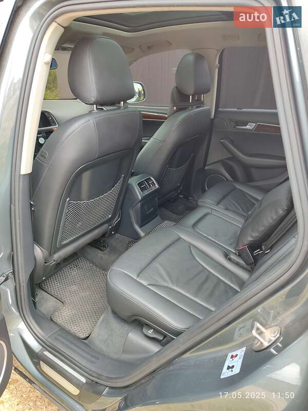 Внедорожник / Кроссовер Audi Q5 2012 в Семеновке