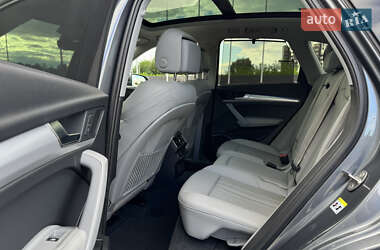 Внедорожник / Кроссовер Audi Q5 2017 в 
