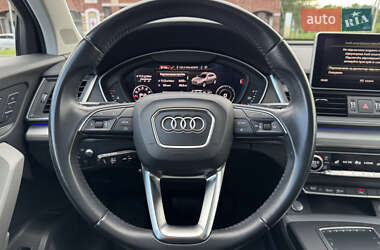 Внедорожник / Кроссовер Audi Q5 2017 в 