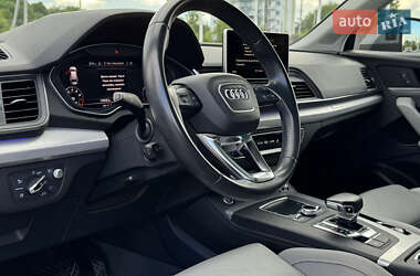 Внедорожник / Кроссовер Audi Q5 2017 в 