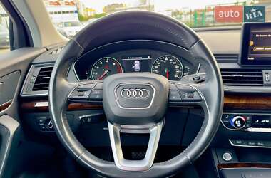 Внедорожник / Кроссовер Audi Q5 2017 в 