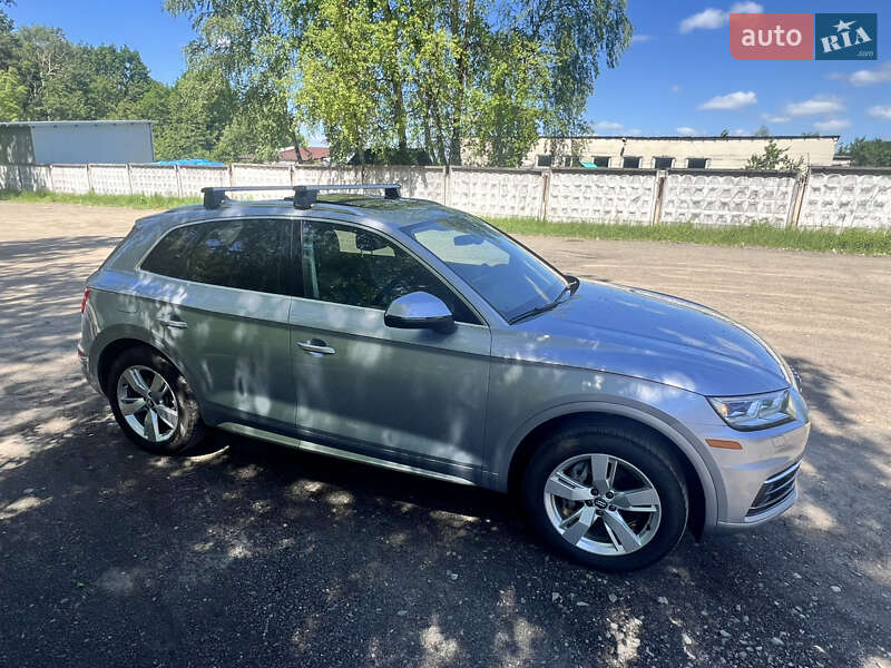Внедорожник / Кроссовер Audi Q5 2018 в 