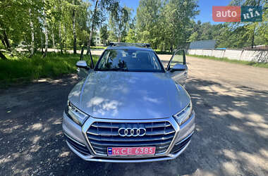 Внедорожник / Кроссовер Audi Q5 2018 в 