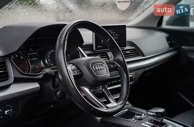 Позашляховик / Кросовер Audi Q5 2018 в 
