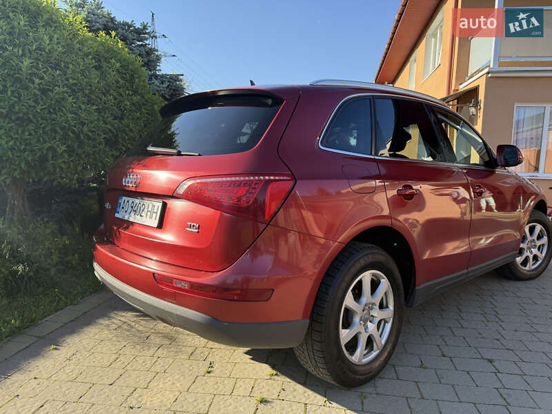 Внедорожник / Кроссовер Audi Q5 2011 в Сваляве