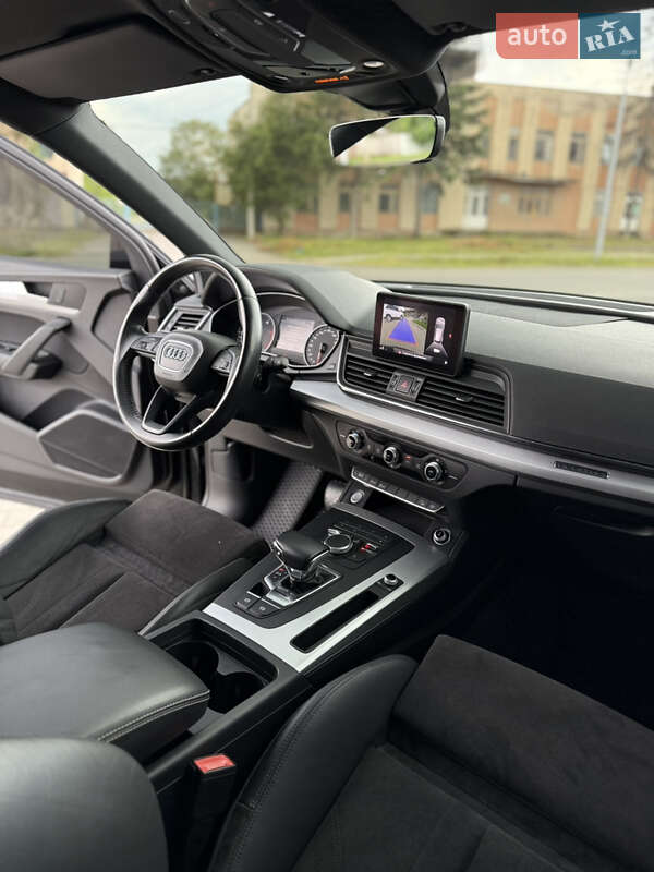 Внедорожник / Кроссовер Audi Q5 2017 в Виноградове