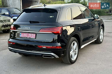 Внедорожник / Кроссовер Audi Q5 2021 в 