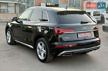 Внедорожник / Кроссовер Audi Q5 2021 в 