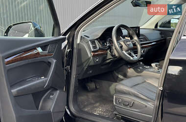 Позашляховик / Кросовер Audi Q5 2020 в 