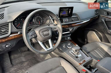 Позашляховик / Кросовер Audi Q5 2020 в 