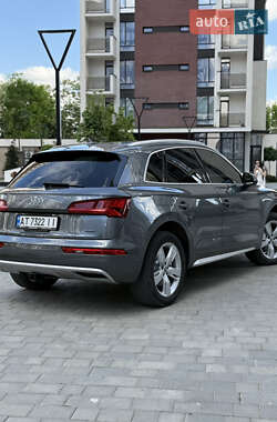 Внедорожник / Кроссовер Audi Q5 2019 в 