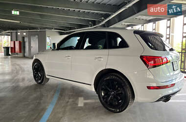 Внедорожник / Кроссовер Audi Q5 2015 в 