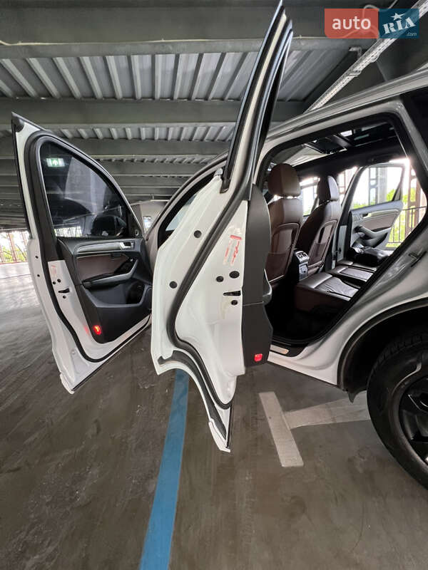 Внедорожник / Кроссовер Audi Q5 2015 в Харькове