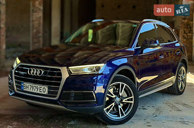 Внедорожник / Кроссовер Audi Q5 2017 в 
