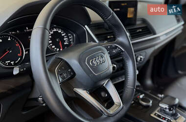Внедорожник / Кроссовер Audi Q5 2017 в 