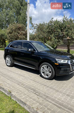 Позашляховик / Кросовер Audi Q5 2018 в 