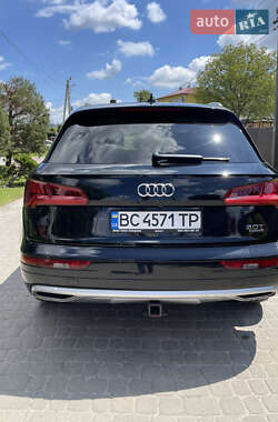 Позашляховик / Кросовер Audi Q5 2018 в 