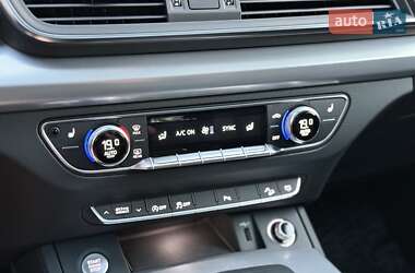 Внедорожник / Кроссовер Audi Q5 2020 в 