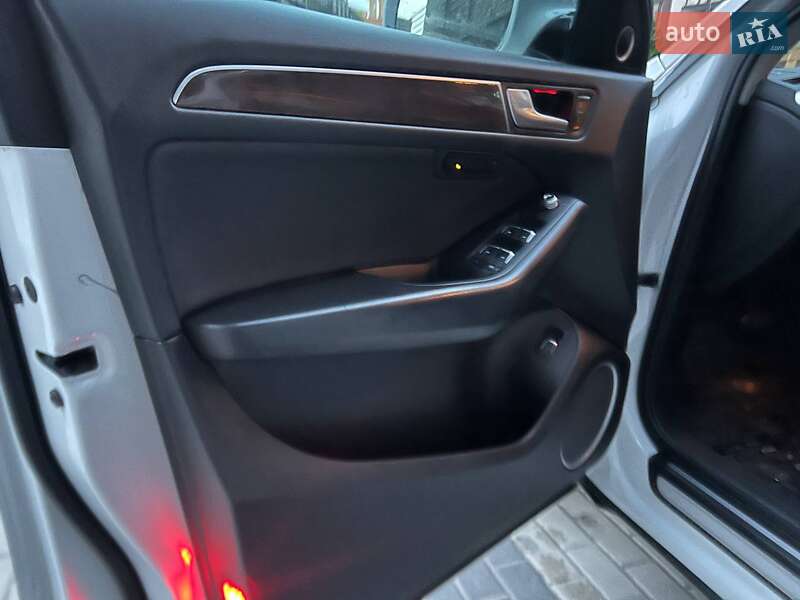 Внедорожник / Кроссовер Audi Q5 2016 в Хмельницком